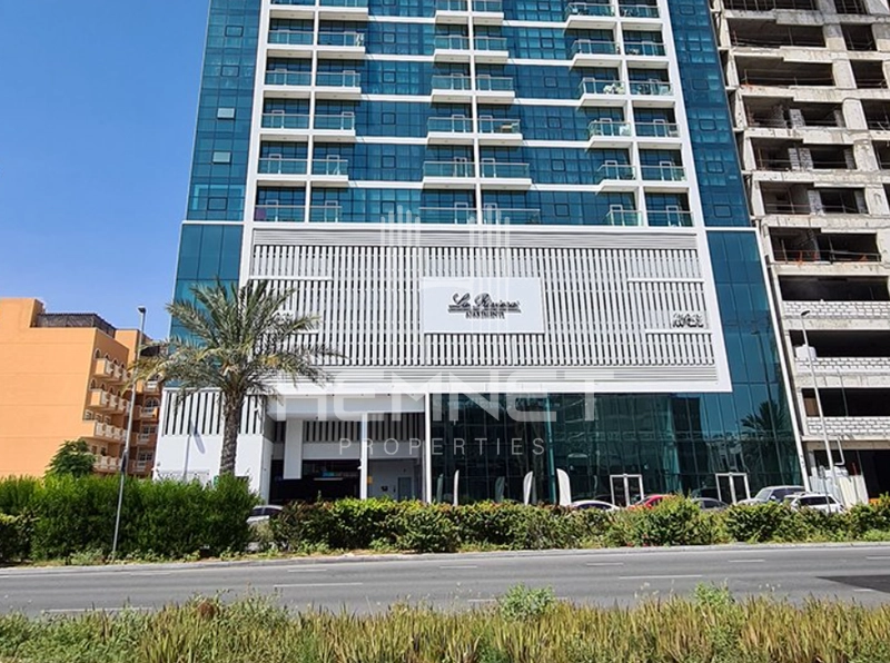 La Riviera Apartments